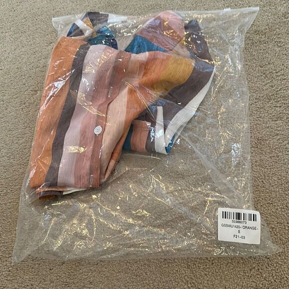 NWT Shirt and Short Set Small - Picture 2 of 4